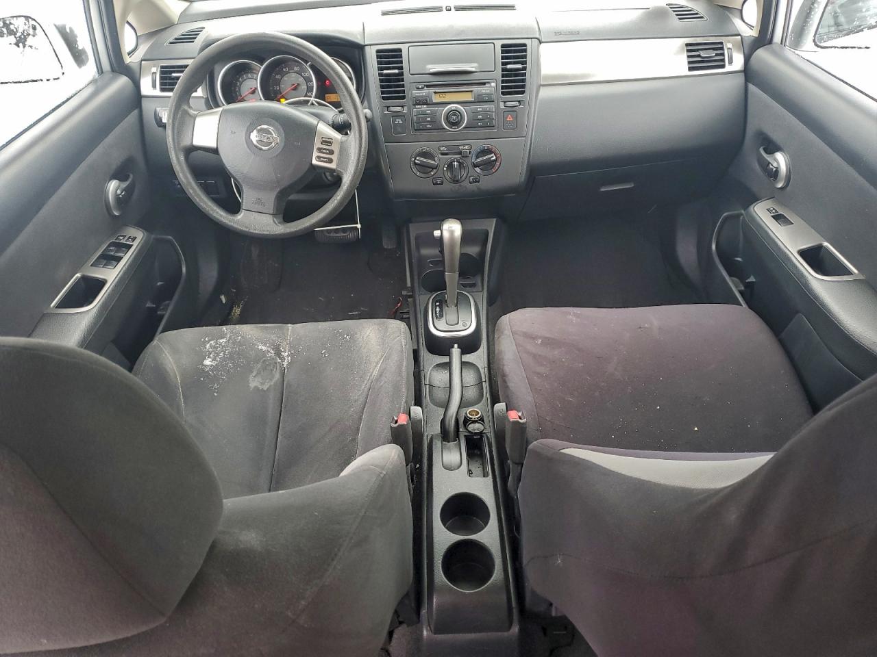 Nissan Versa S Image 7