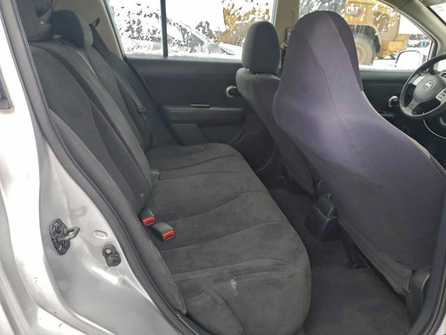 Nissan Versa S Image 11