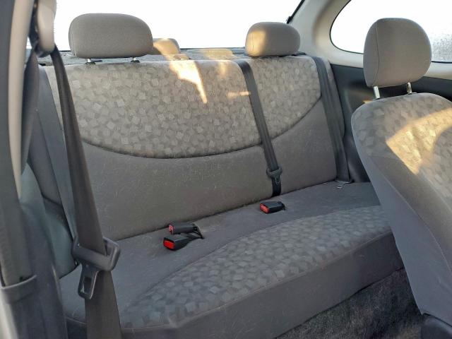 Toyota ECHO Image 12