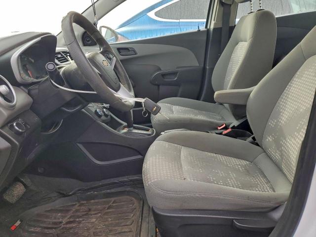 Chevrolet Sonic Ls Image 3