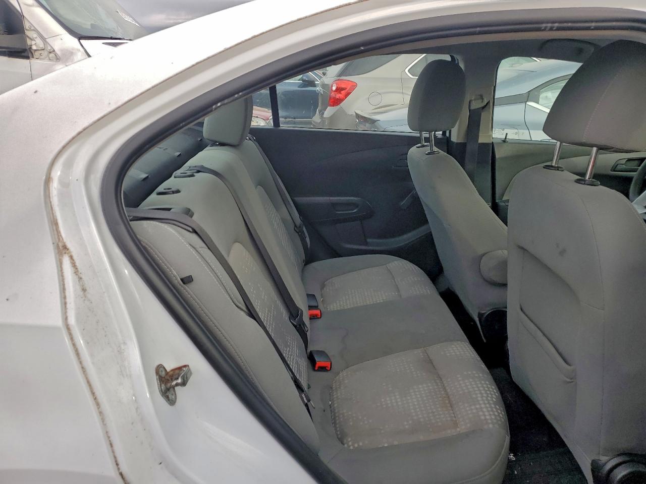 Chevrolet Sonic Ls Image 11