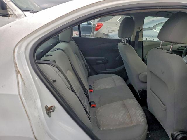 Chevrolet Sonic Ls Image 11