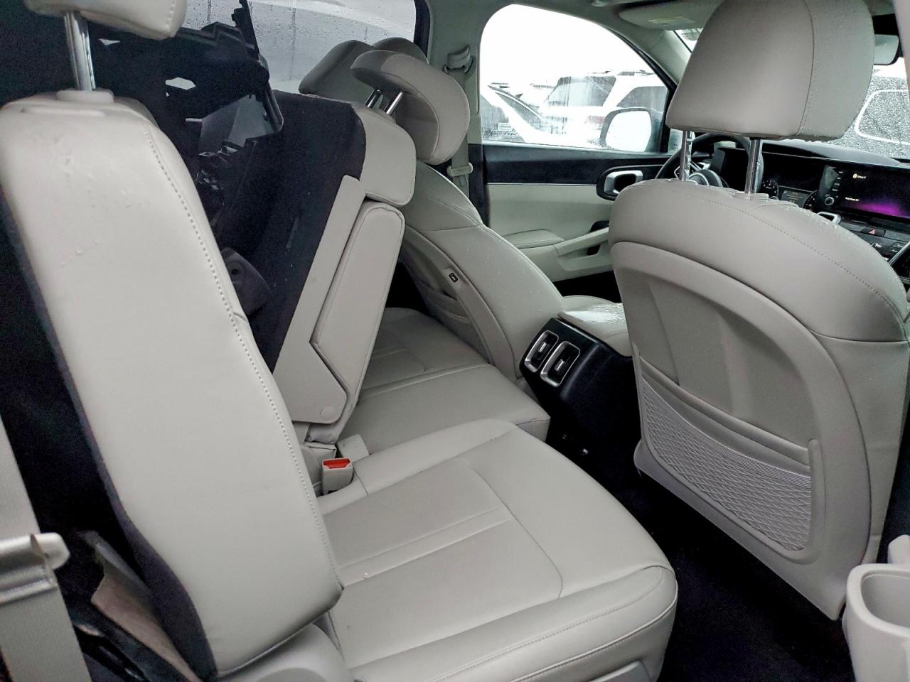 Kia Sorento S Image 2