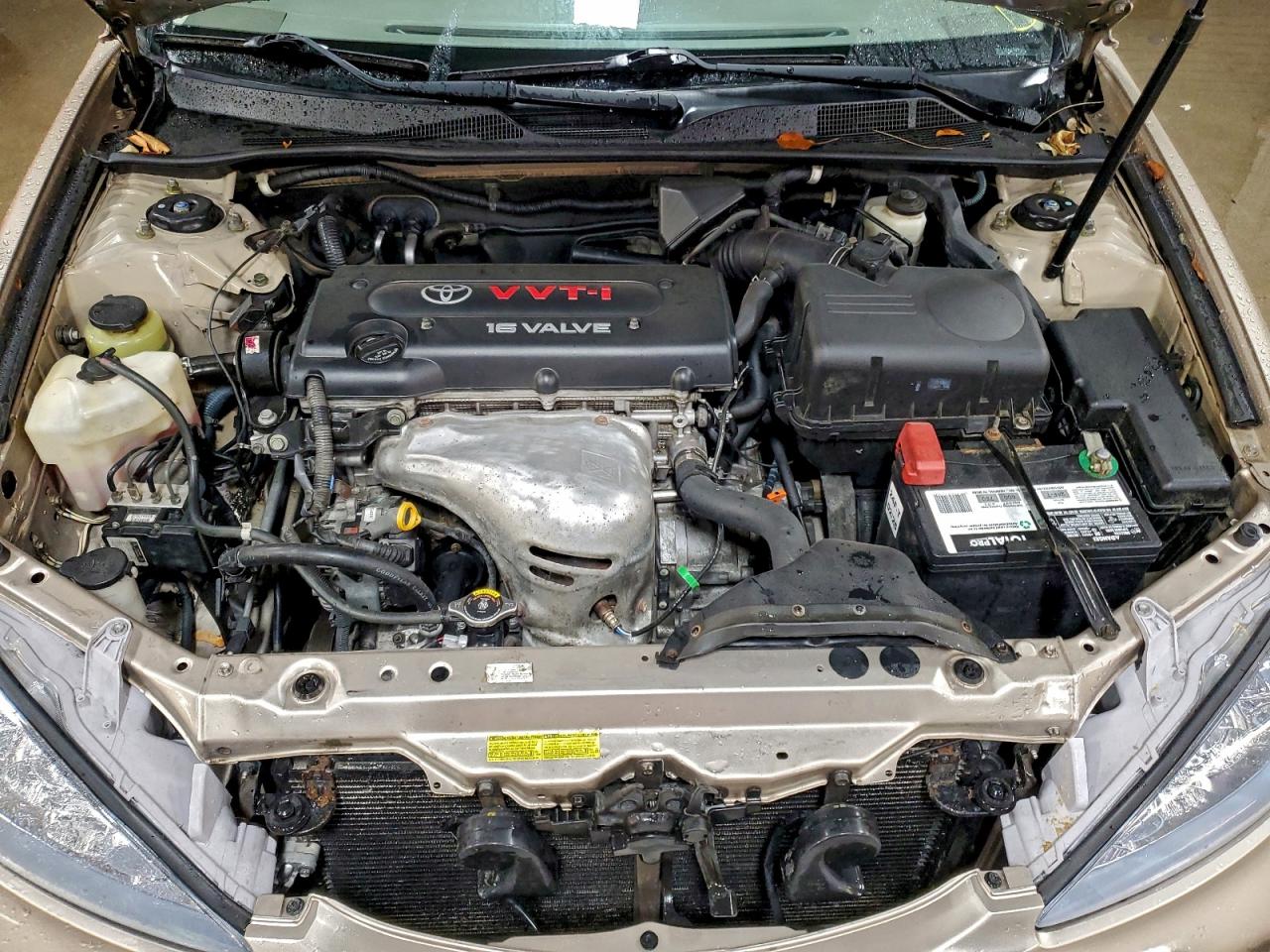 Toyota Camry Le Image 7