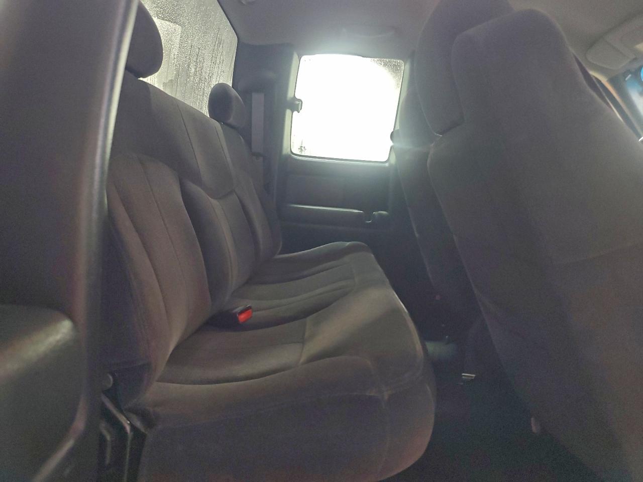 Chevrolet Silverado K1500 Image 5