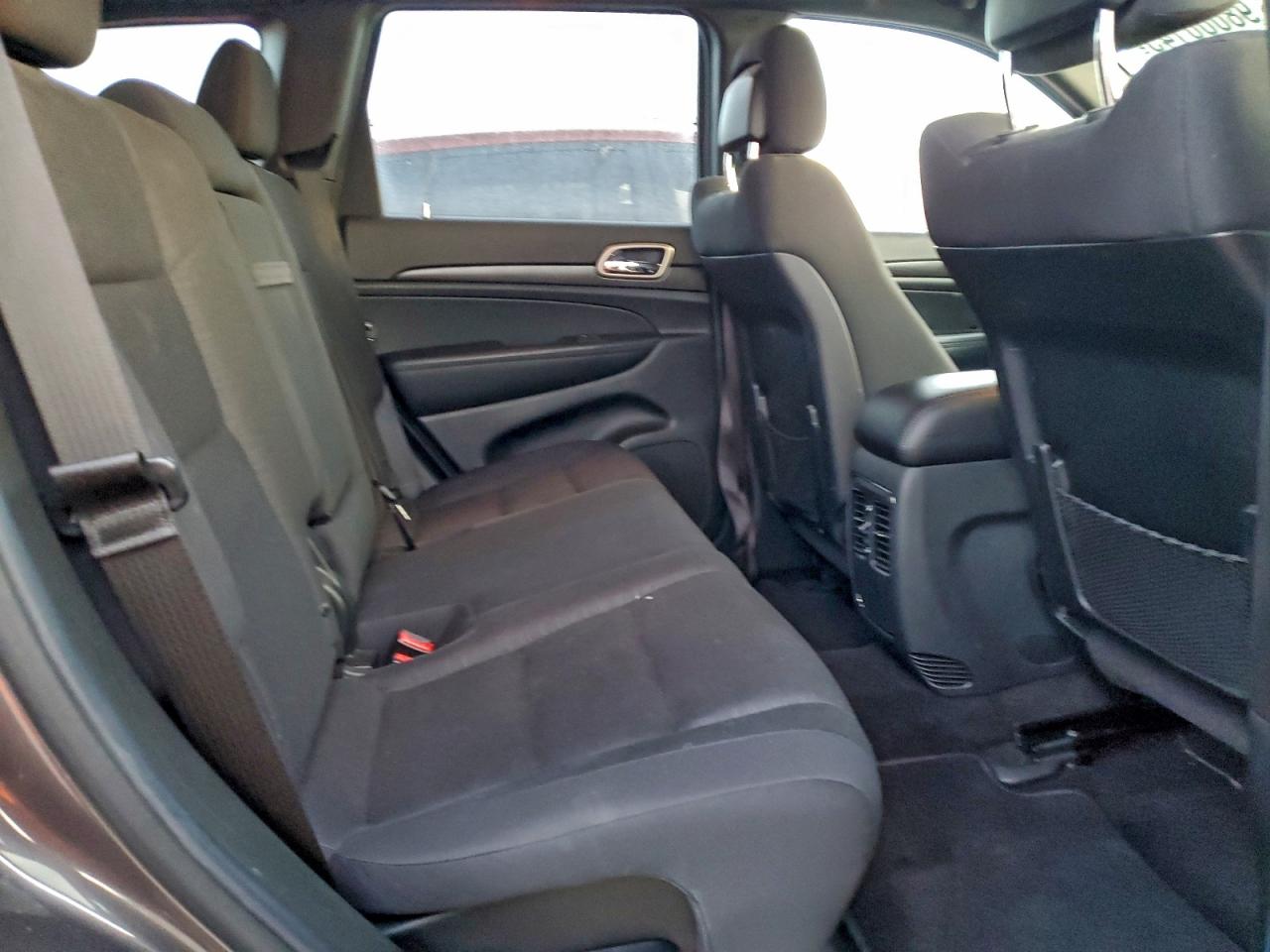 Jeep Grand Cherokee Laredo Image 9