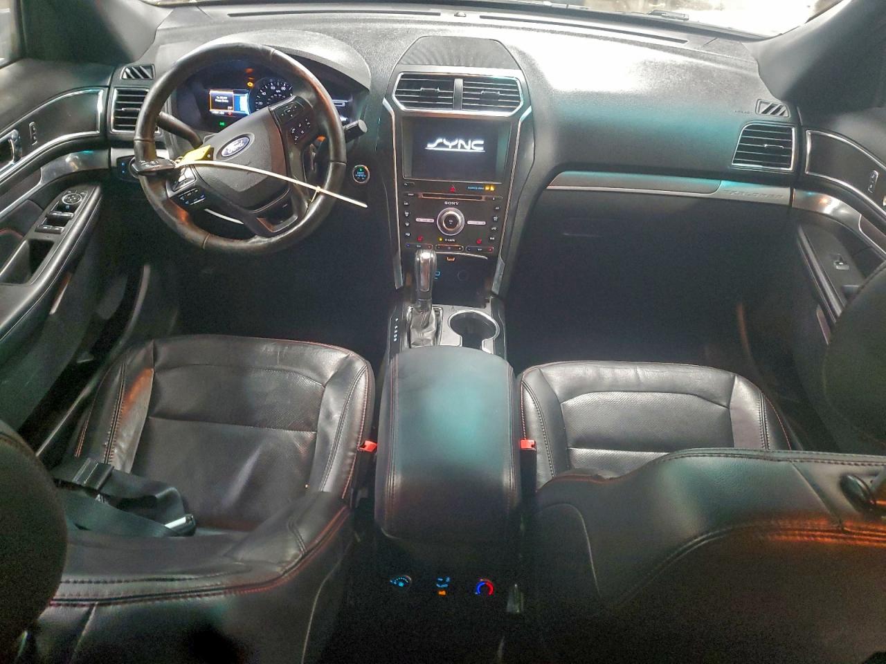 Ford Explorer Sport Image 3