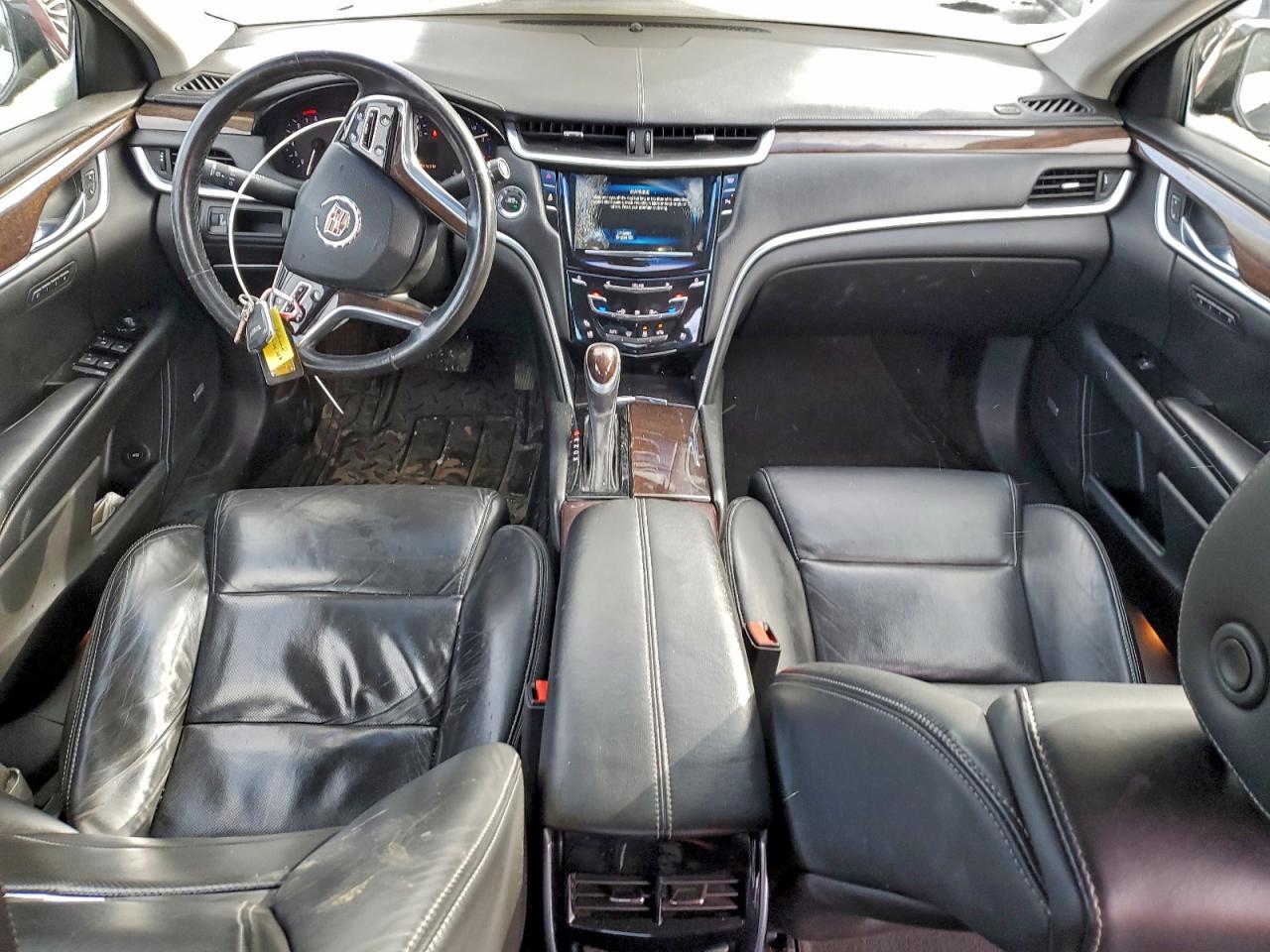 Cadillac XTS Luxury Collection Image 12