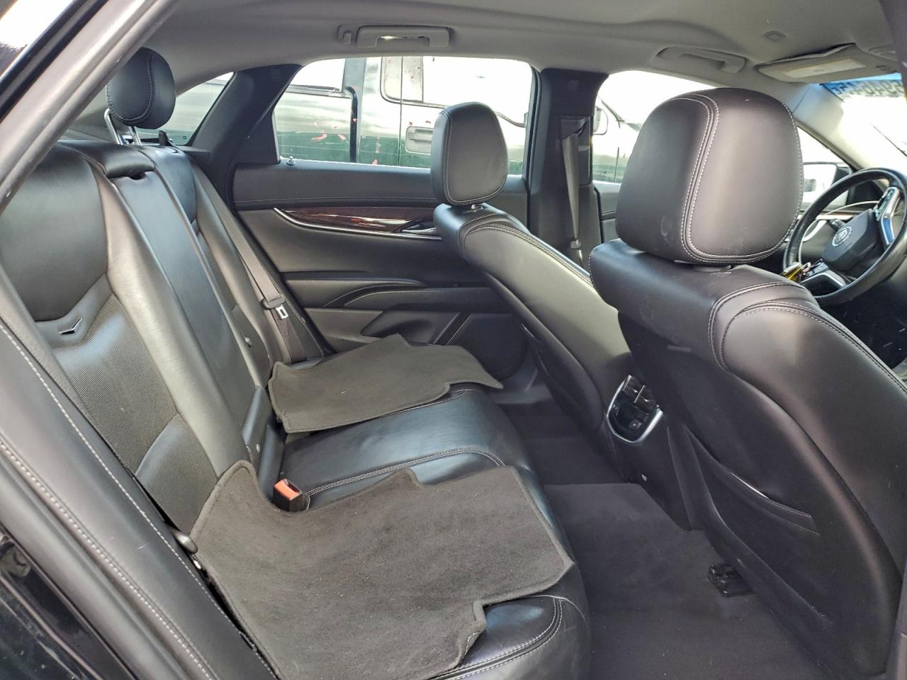 Cadillac XTS Luxury Collection Image 4