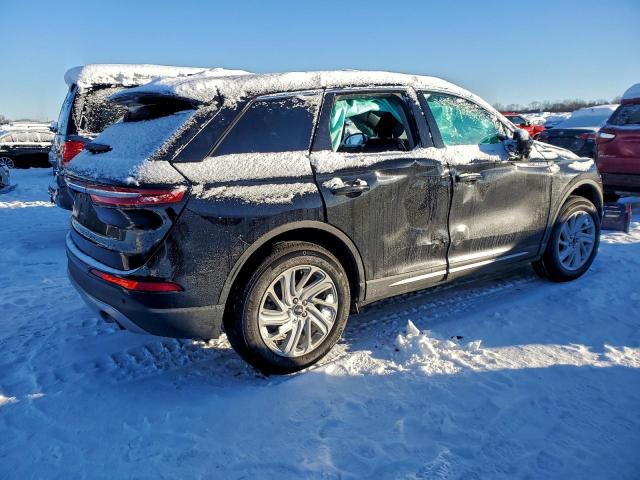 Lincoln Corsair Image 3