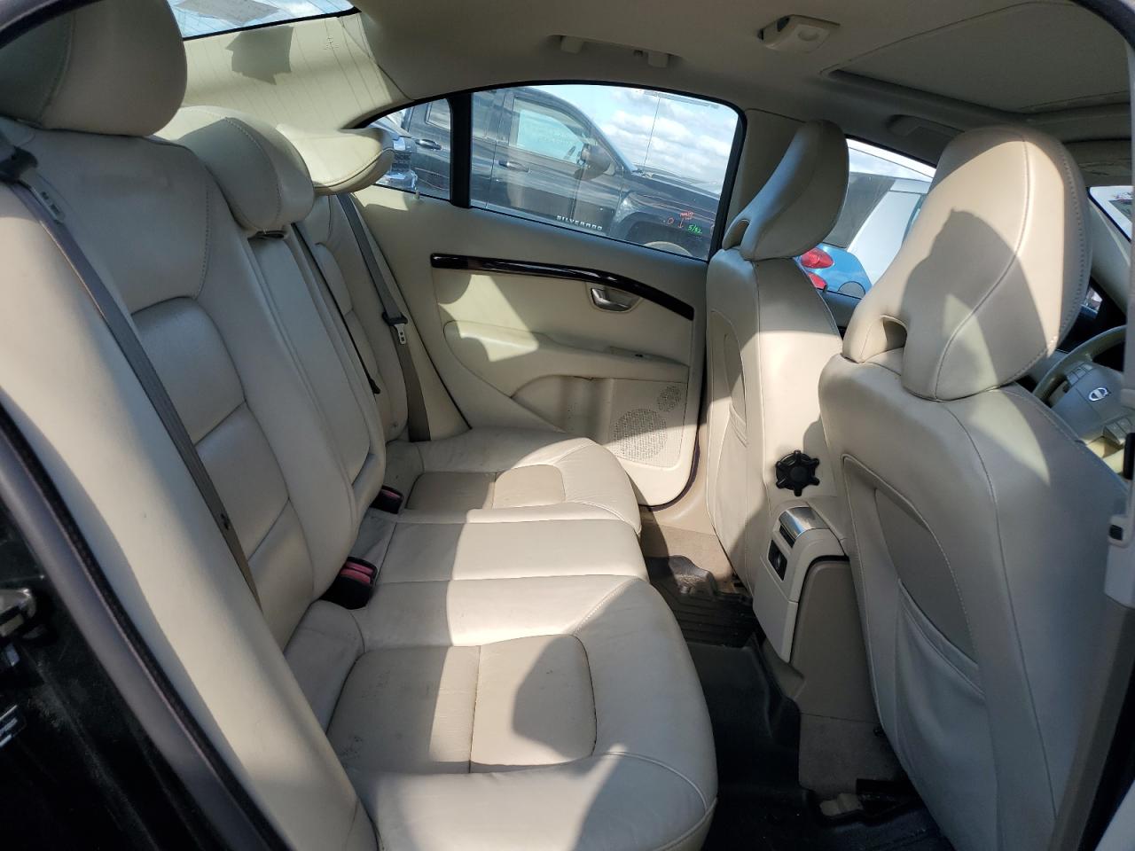 Volvo S80 3.2 Image 9