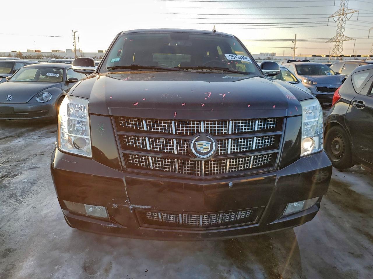 Cadillac Escalade Premium Image 5