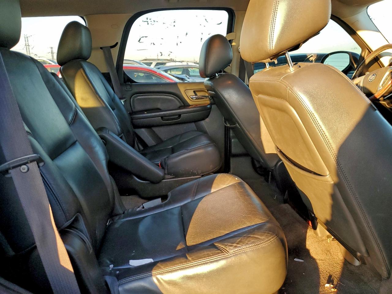 Cadillac Escalade Premium Image 10