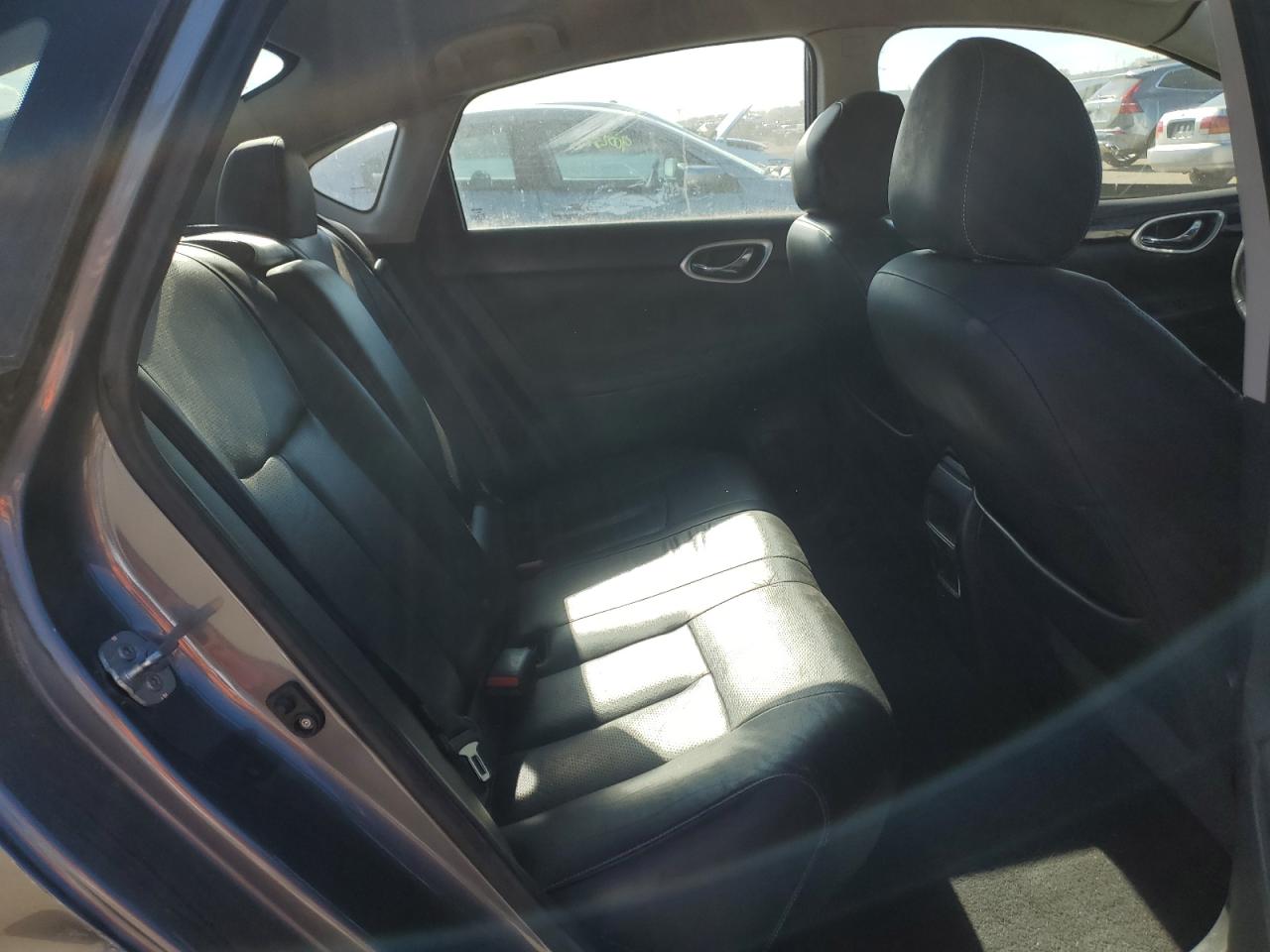 Nissan Sentra S Image 7