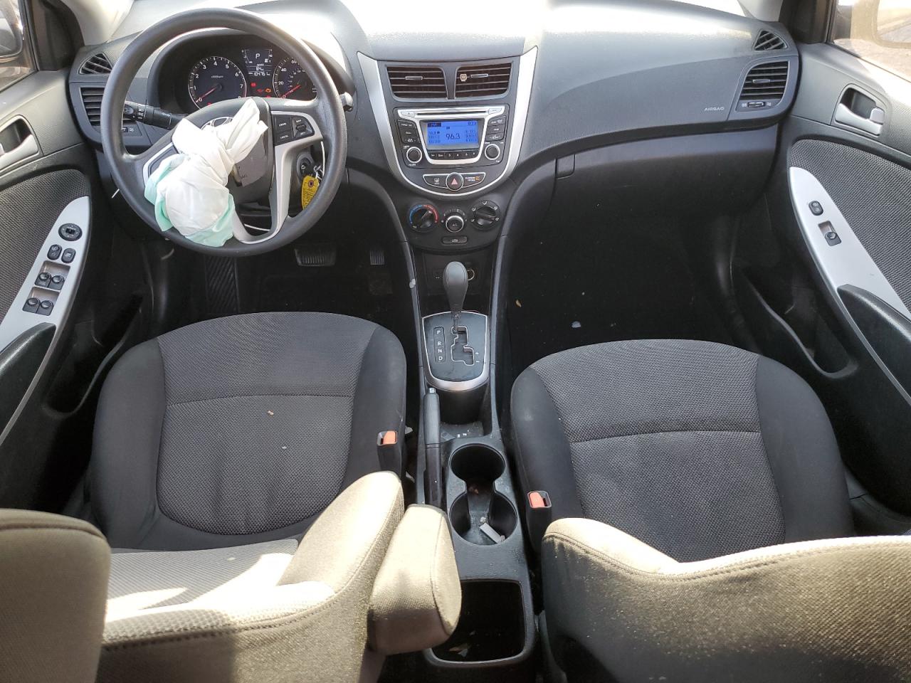 Hyundai ACCENT Gls Image 2