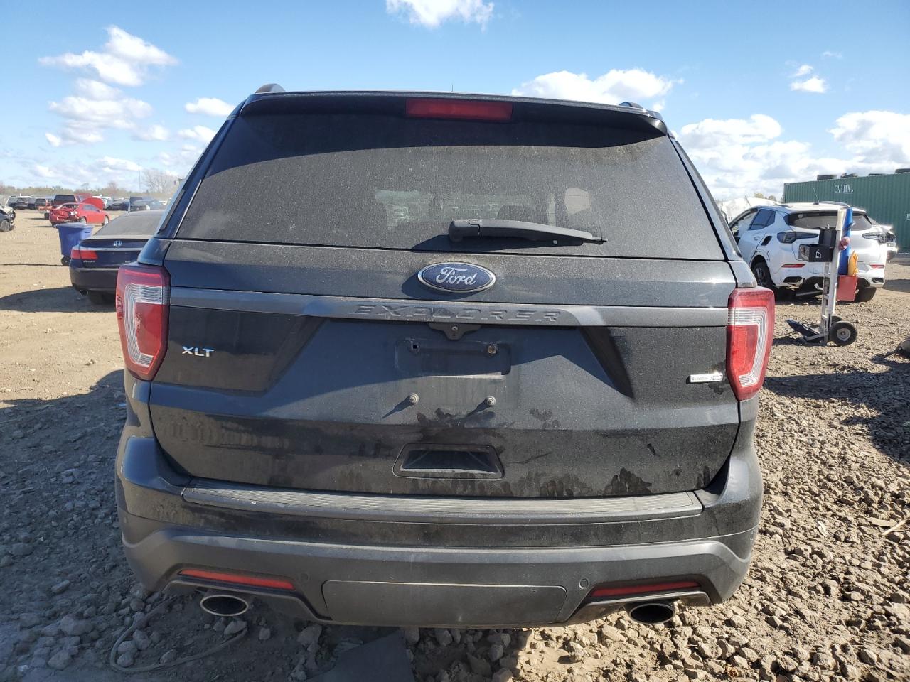 Ford Explorer Xlt Image 9
