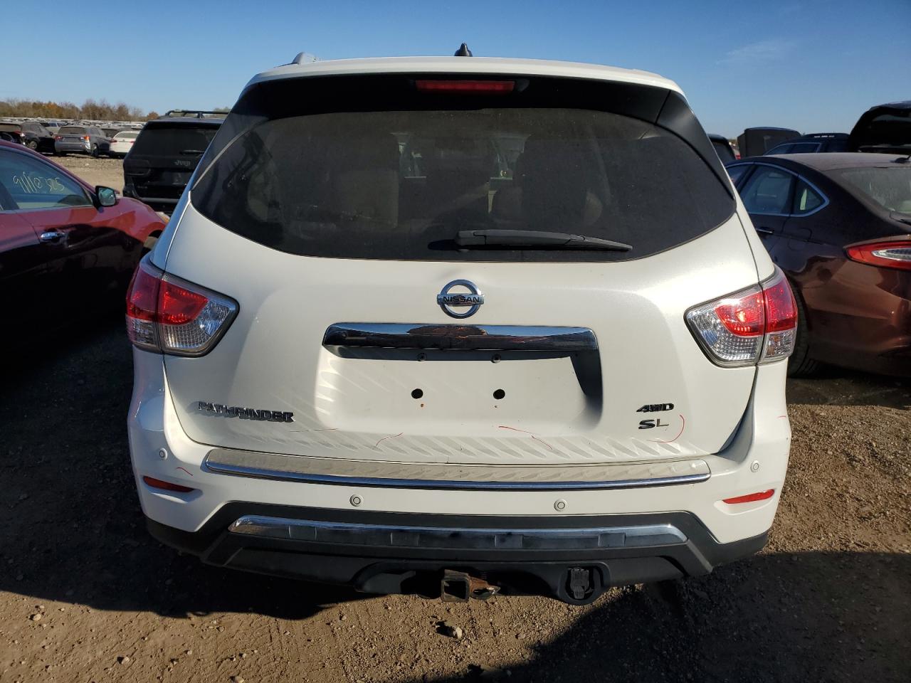 Nissan Pathfinder S Image 8