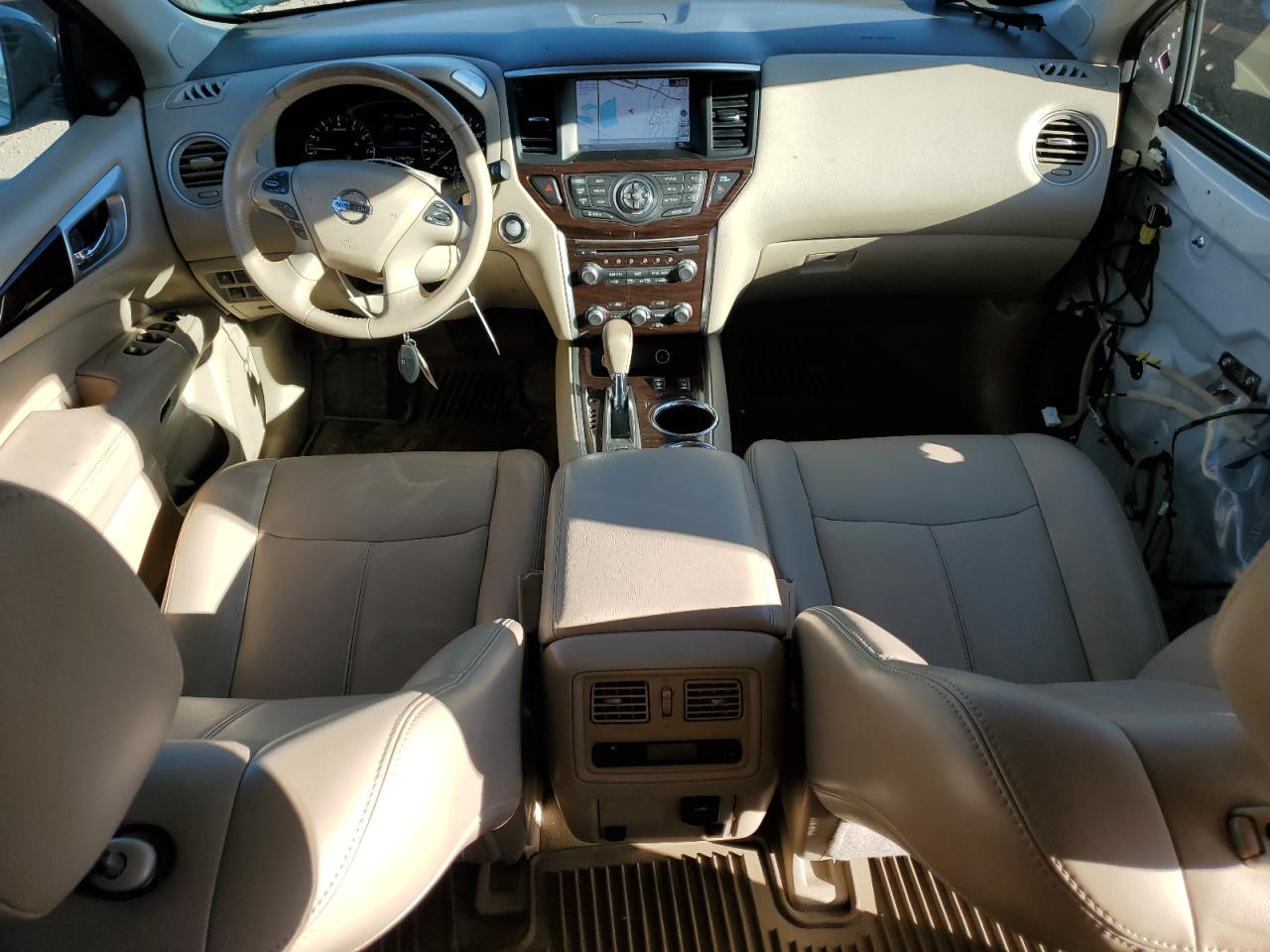 Nissan Pathfinder S Image 10