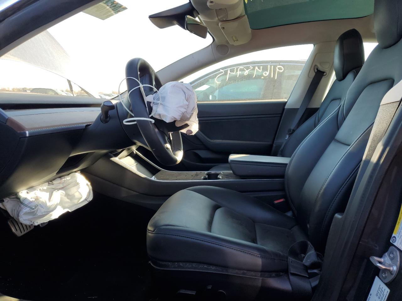 Tesla Model 3 Image 8