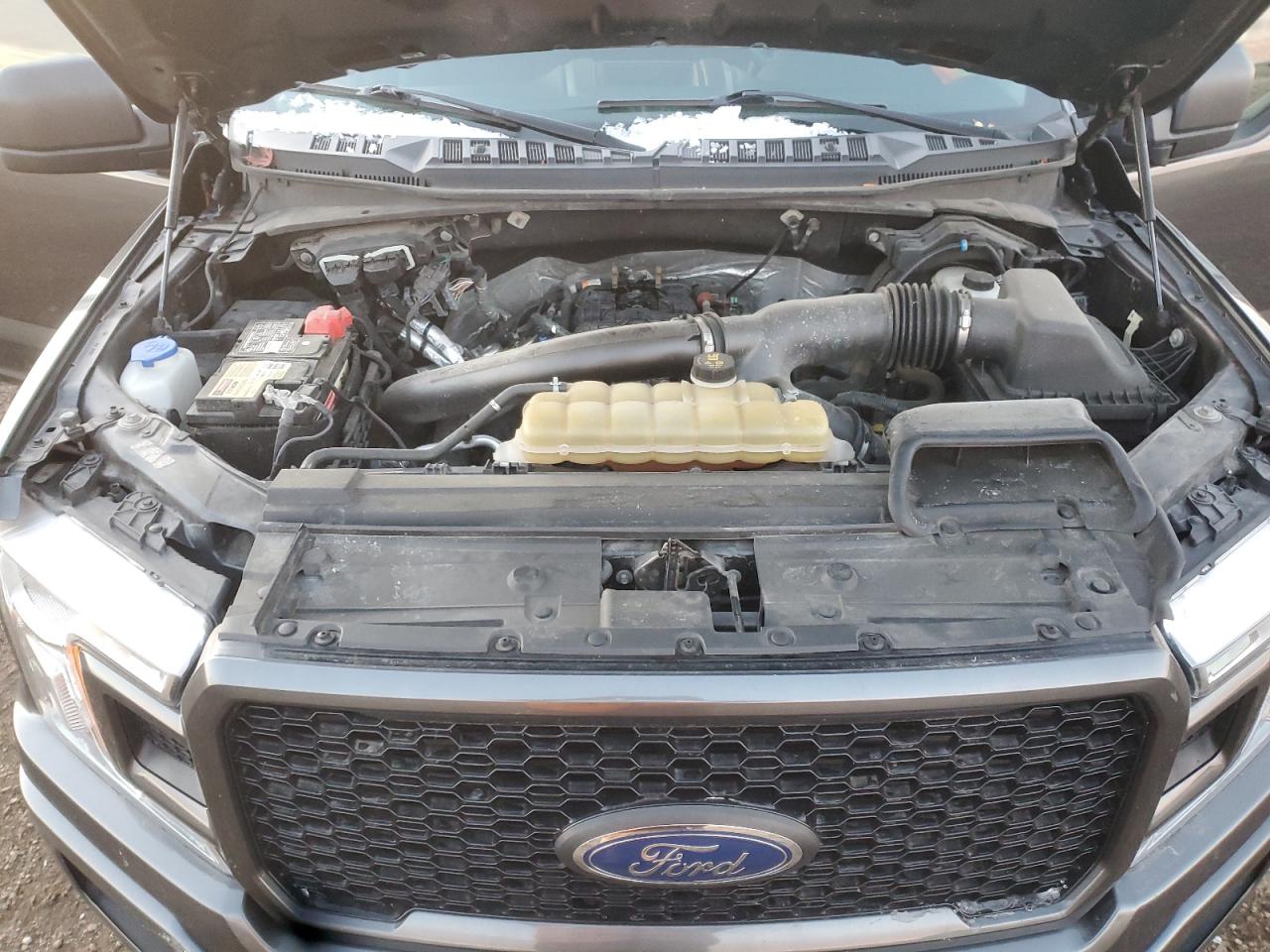 Ford F-150 Supercrew Image 2