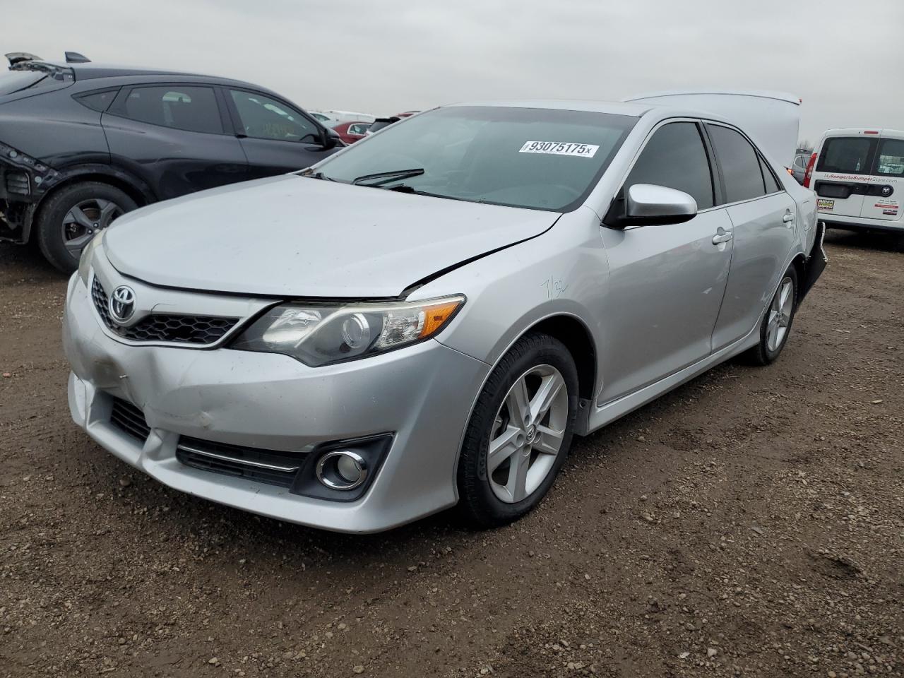 Toyota Camry L Image 1