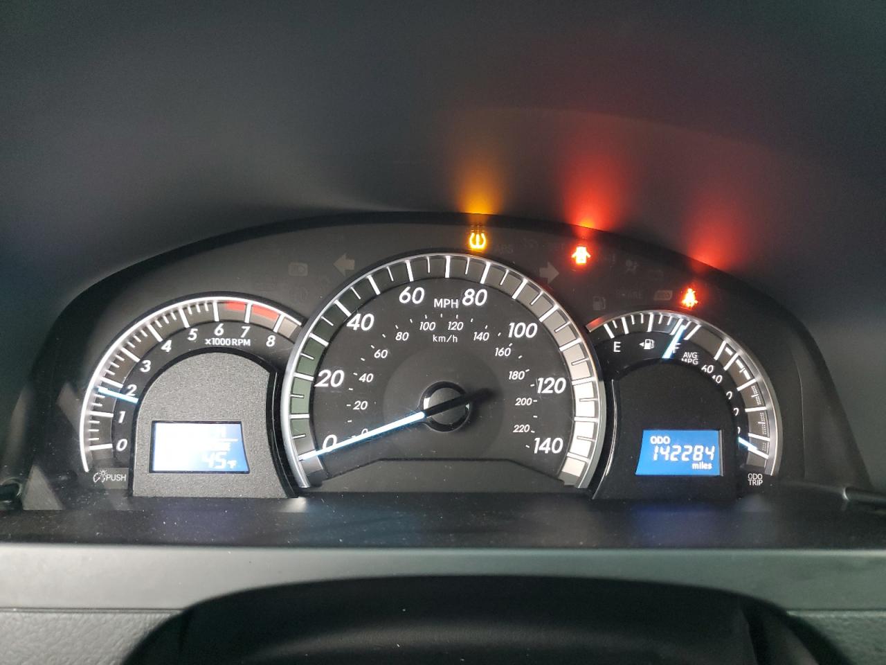 Toyota Camry L Image 8