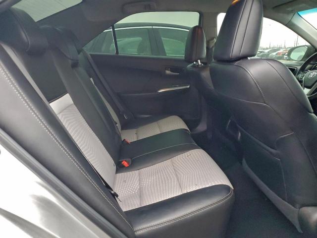 Toyota Camry L Image 9