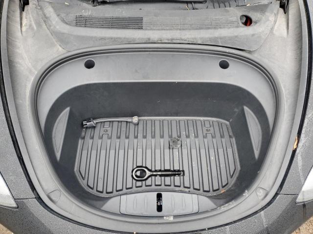 Tesla Model 3 Image 9