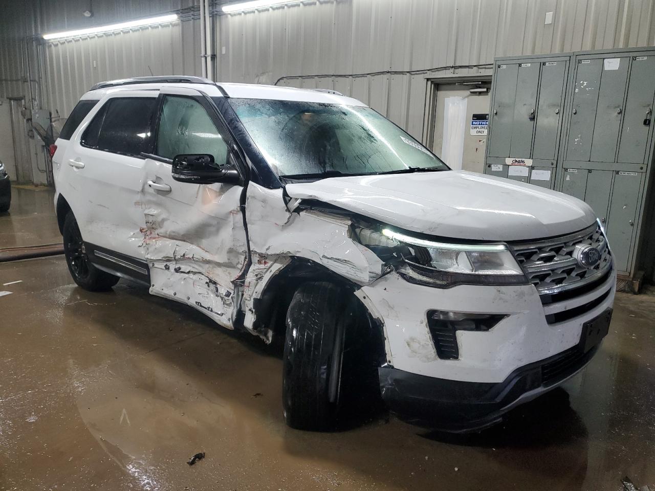 Ford Explorer Xlt Image 2