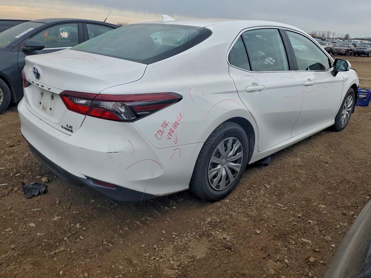 Toyota Camry Le Image 5
