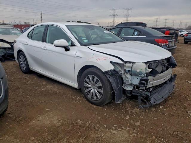 Toyota Camry Le Image 7