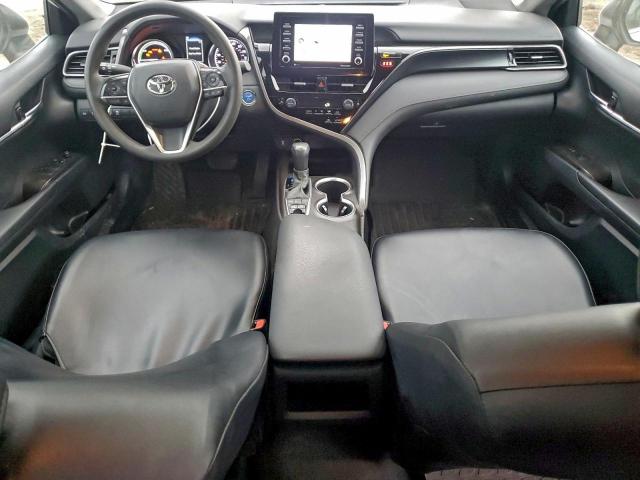 Toyota Camry Le Image 9