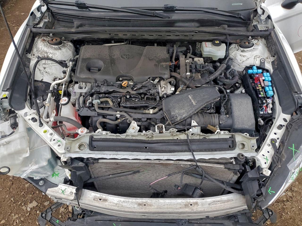 Toyota Camry Le Image 3