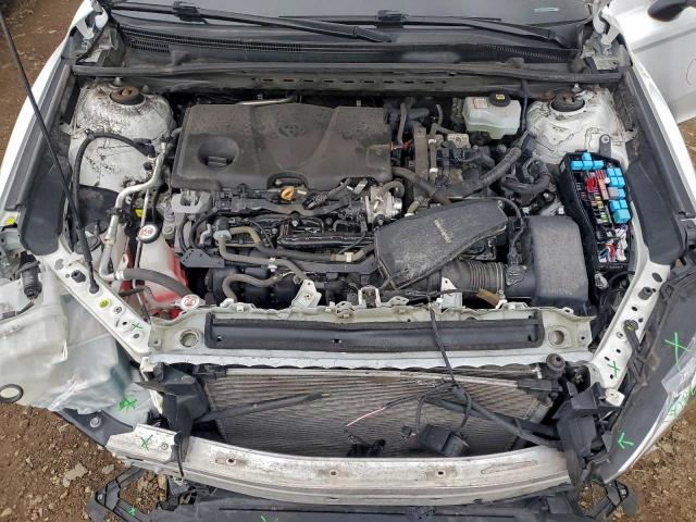 Toyota Camry Le Image 3