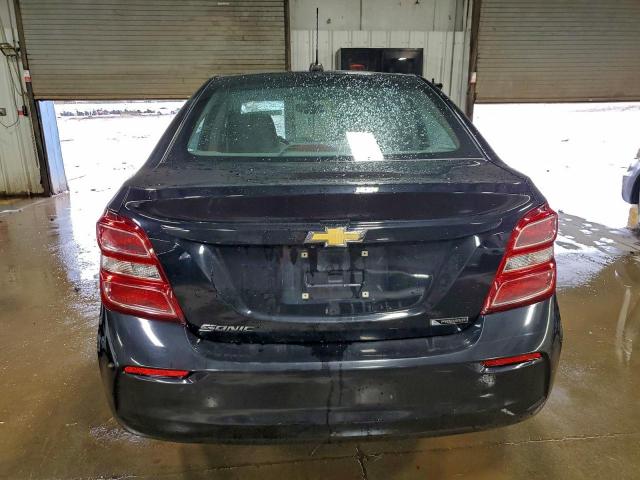 Chevrolet Sonic Premier Image 4