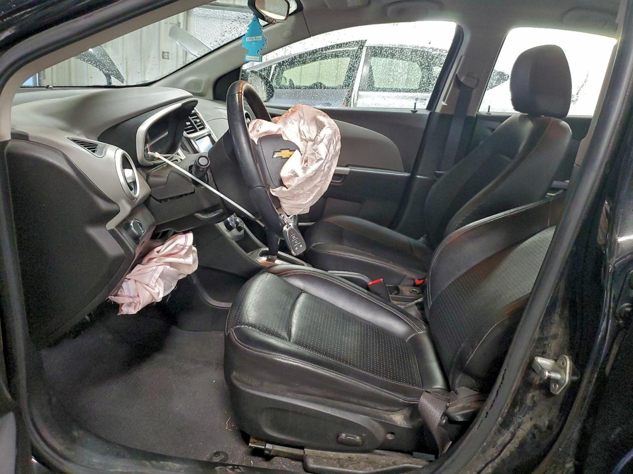 Chevrolet Sonic Premier Image 7