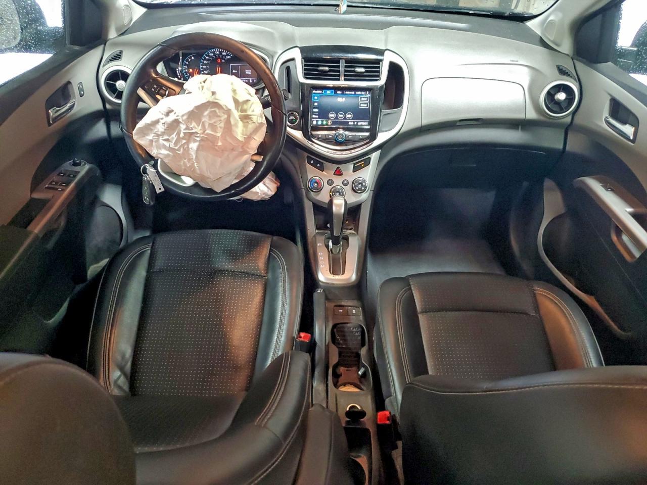 Chevrolet Sonic Premier Image 5