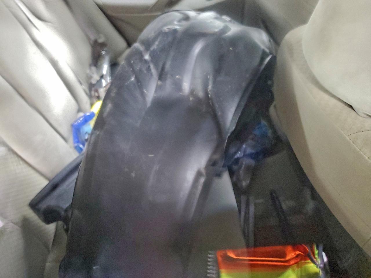 Toyota Camry Ce Image 9