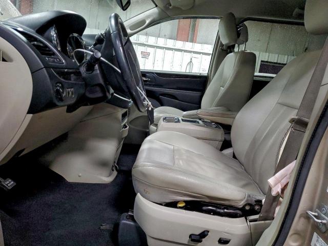 Chrysler Minivan Touring Image 4