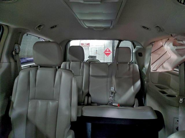 Chrysler Minivan Touring Image 5