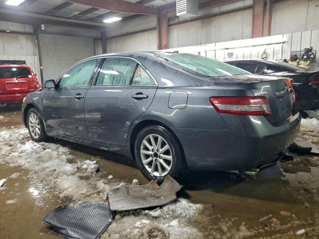 Toyota Camry Se Image 9