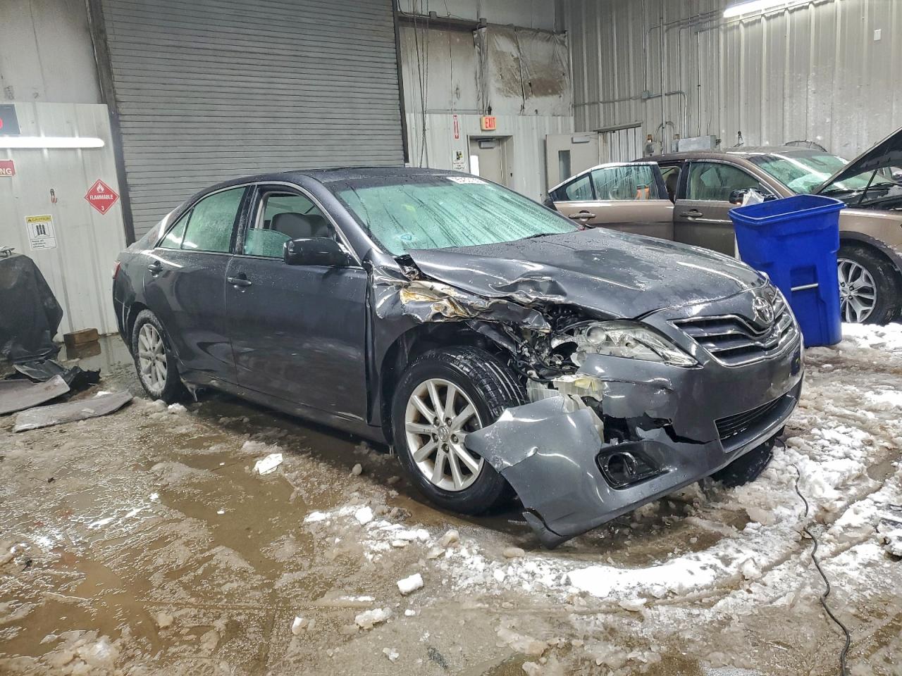 Toyota Camry Se Image 12