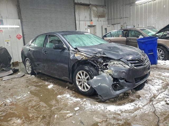 Toyota Camry Se Image 12