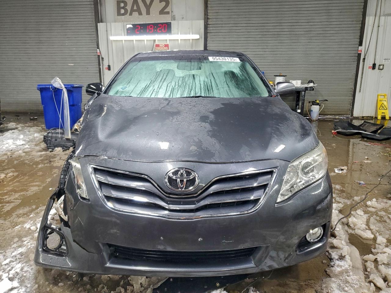 Toyota Camry Se Image 3