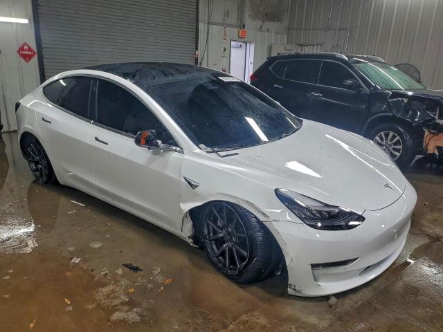 Tesla Model 3 Image 7