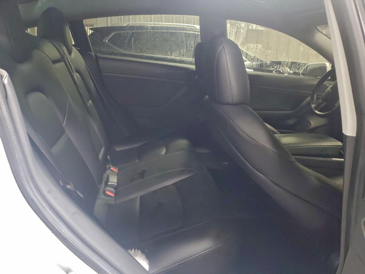 Tesla Model 3 Image 12