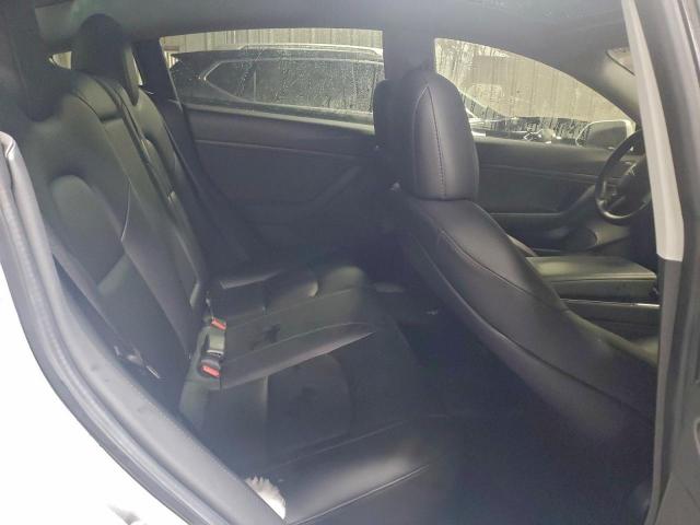 Tesla Model 3 Image 12