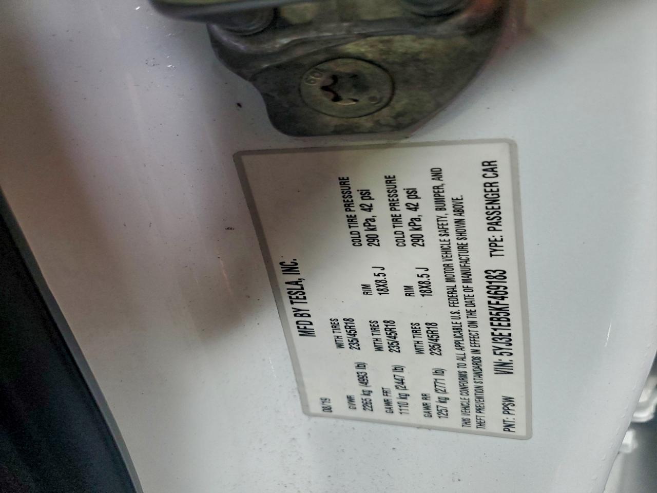 Tesla Model 3 Image 10