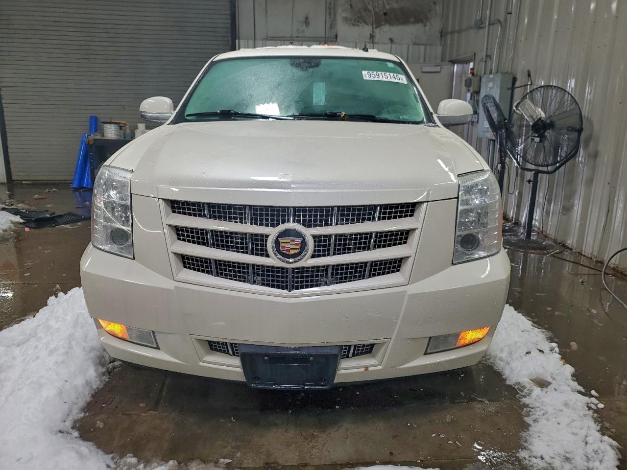 Cadillac Escalade Premium Image 9