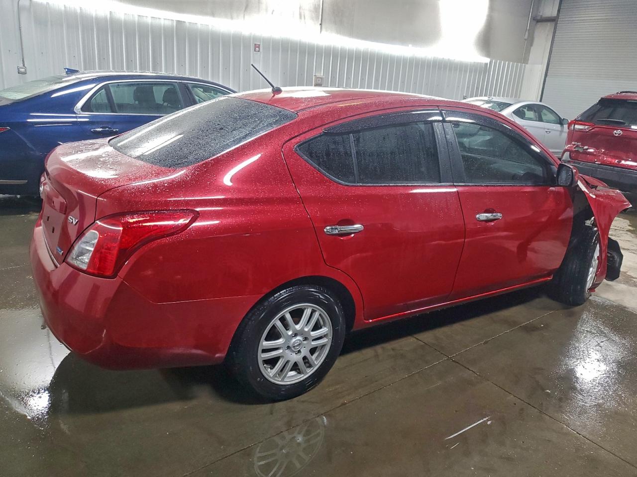 Nissan Versa S Image 2